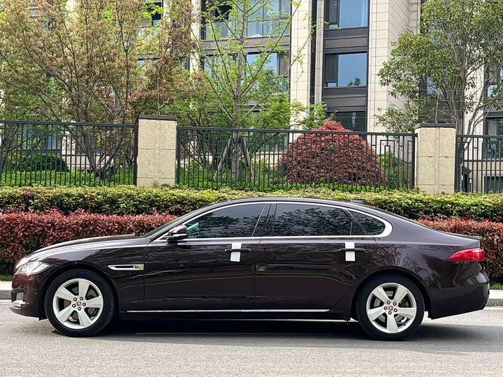 Jaguar XFL 2018 XFL 2.0 T 200 PS — фото 6