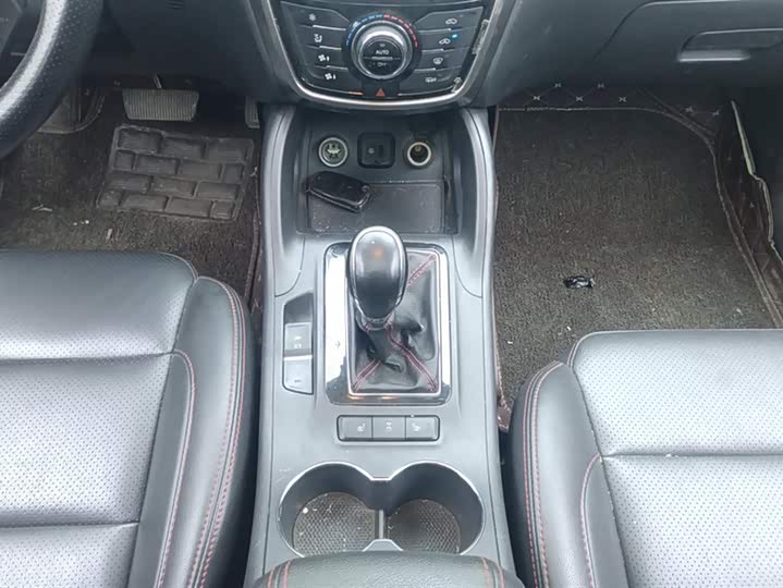 Changan CS75 2015 1.8 T AT 4 WDPremium V — фото 16