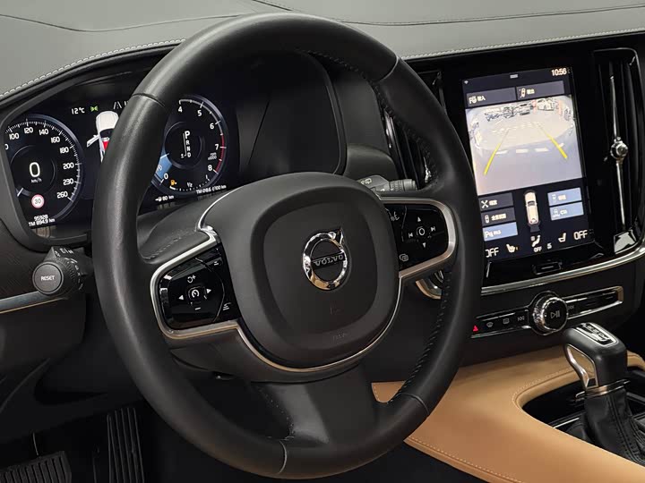 Volvo V90 2017 Cross Country T 5 AWD — фото 7