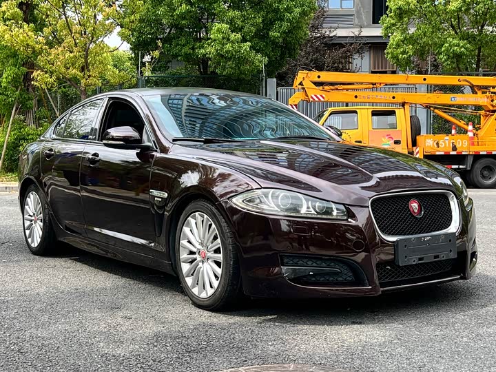 Jaguar XF 2015 XF 3.0 SC R-Sport — фото 3