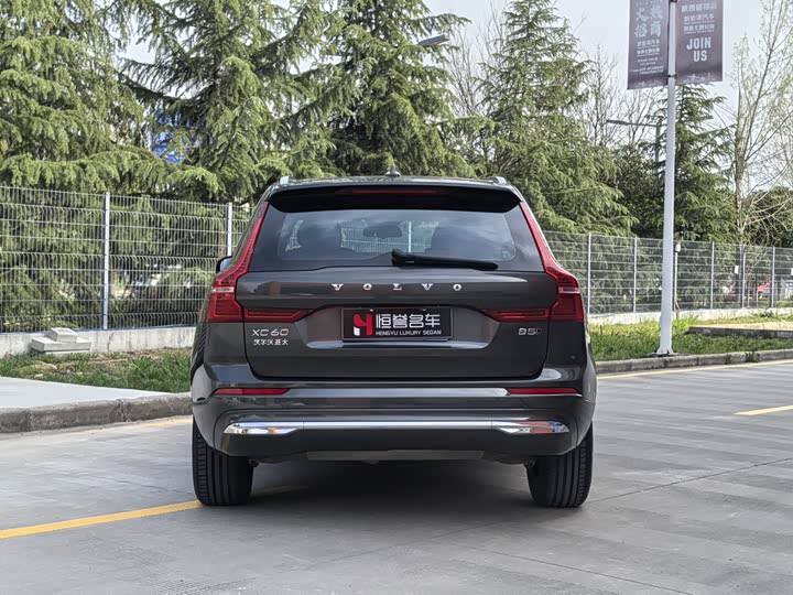 Volvo XC60 2022 B 5 4 WD — фото 26