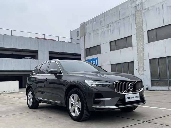Volvo XC60 2022 B 5 4 WD — фото 3