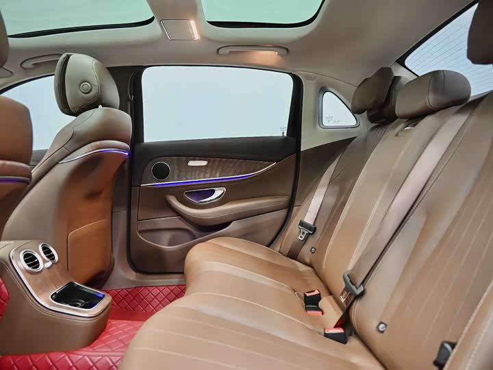 Mercedes-Benz E-Class 2022 E 260 L — фото 33