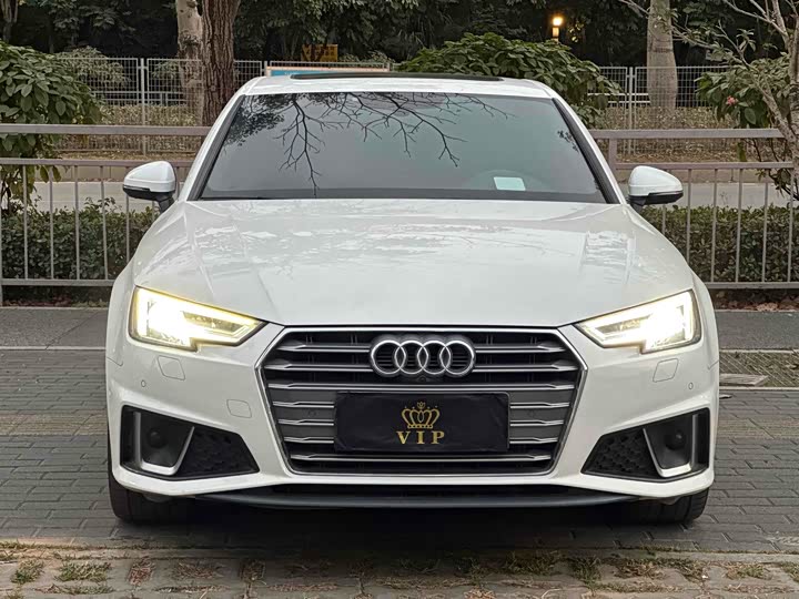 Audi A4L 2019 40 TFSI Sport V — фото 2