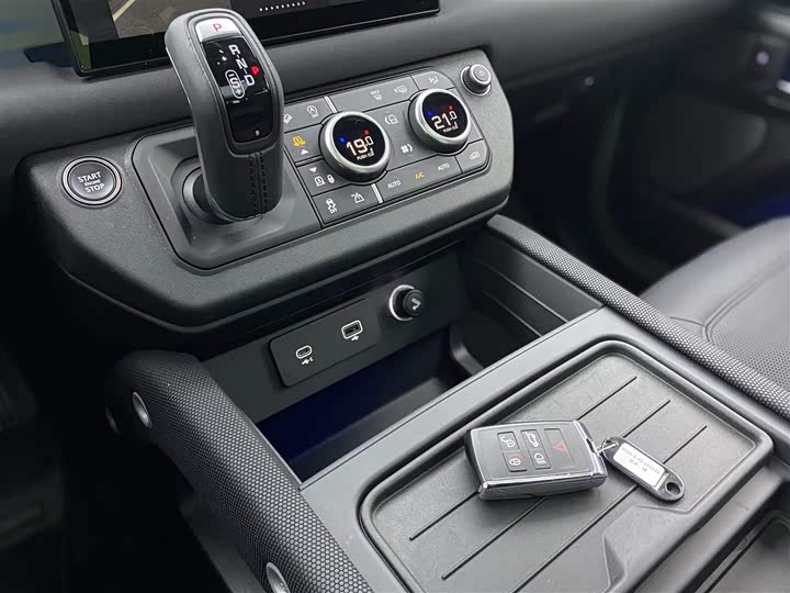 Land Rover Defender — фото 20