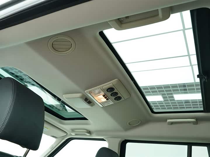 Land Rover Discovery — фото 18