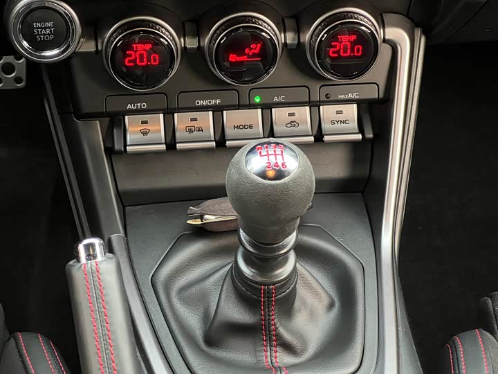 Subaru BRZ 2022 2.4 L MT — фото 19