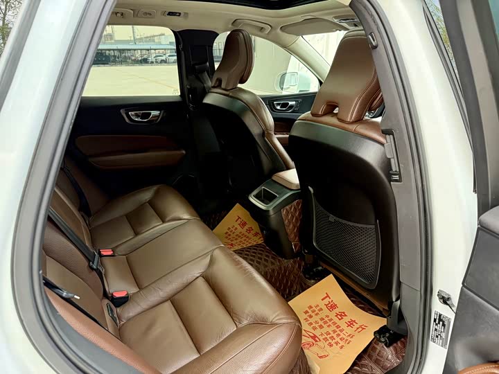 Volvo XC60 2020 T 5 4 WD — фото 22