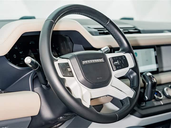 Land Rover Defender — фото 11