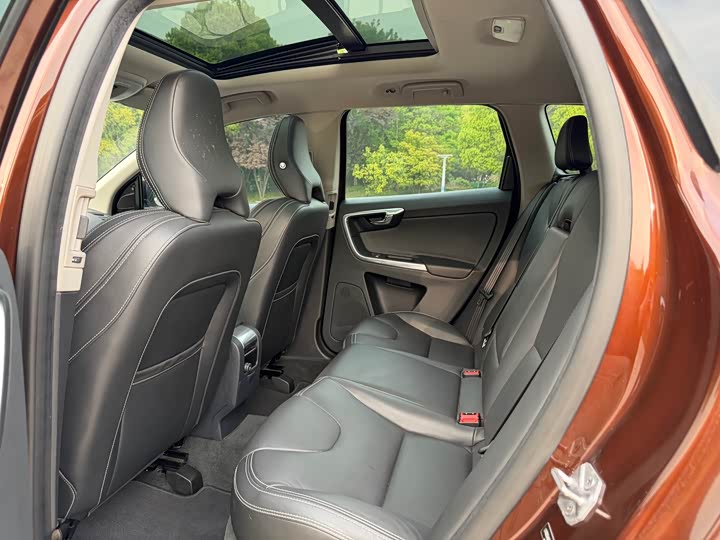 Volvo XC60 2016 T 5 AWD — фото 8