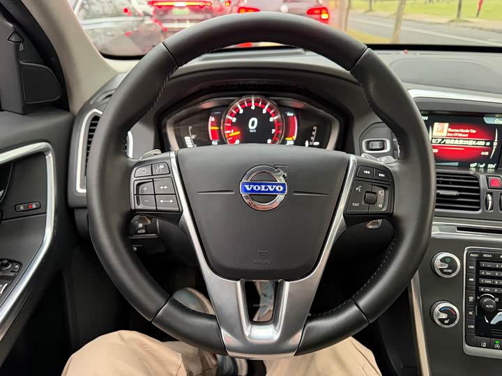 Volvo XC60 2016 T 5 AWD — фото 10