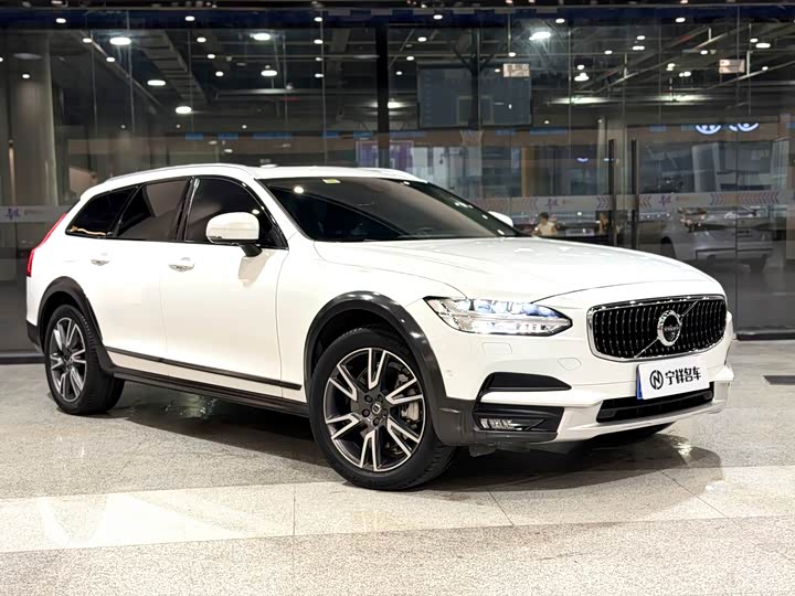 Volvo V90 2017 Cross Country T 5 AWD — фото 3