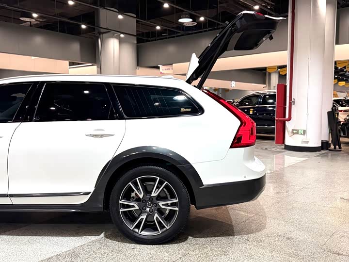 Volvo V90 2017 Cross Country T 5 AWD — фото 10