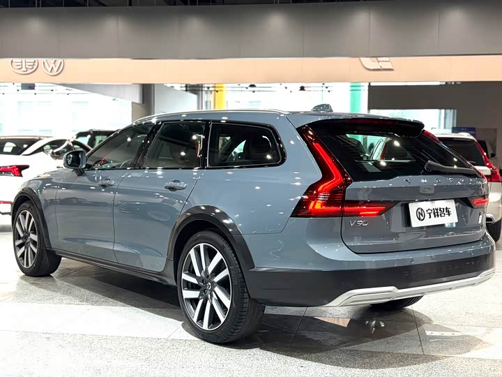 Volvo V90 2022 Cross Country B 5 AWD — фото 6
