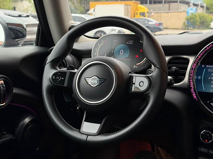MINI Hatch — фото 13