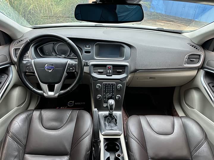 Volvo V40 2015 1.6 T — фото 8