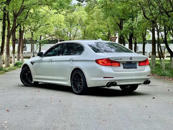 BMW 5 Series рестайлинг 540Li — фото 6