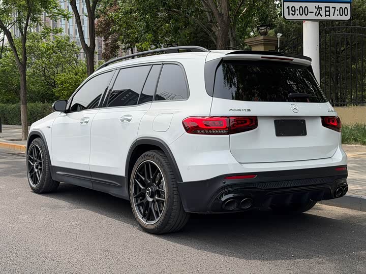Mercedes-Benz GLB 2023 AMG GLB 35 4 MATIC — фото 5