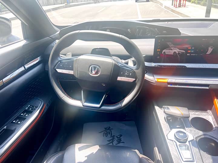 Changan UNI-V 2022 1.5 T Premium — фото 12