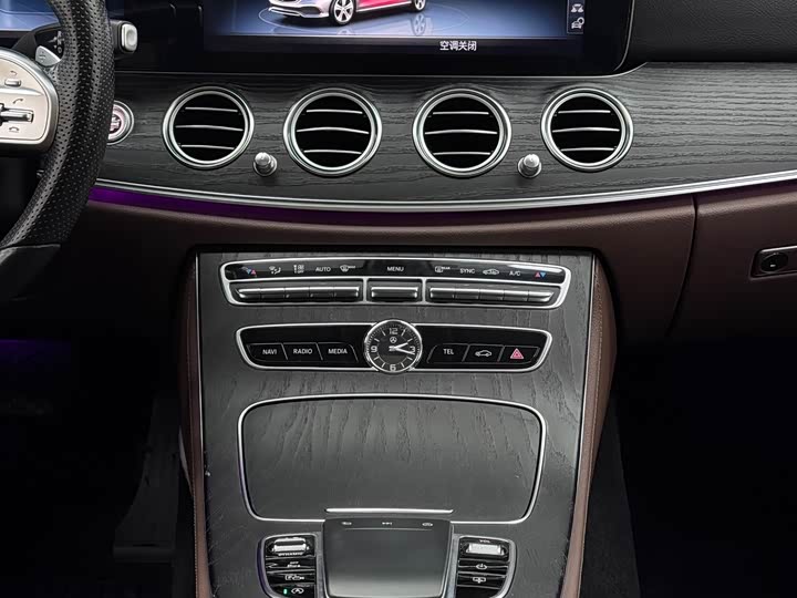 Mercedes-Benz E-Class 2020 E 300 L Luxury — фото 18