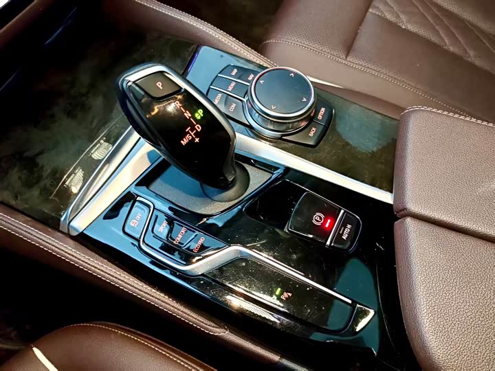 BMW 5-Series 2022 525 Li — фото 13