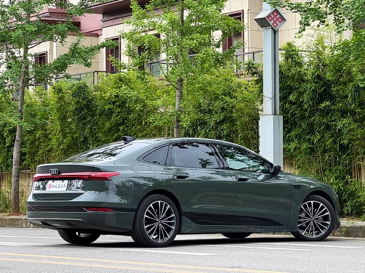 Audi A 6 L e-tron 2026 — фото 13