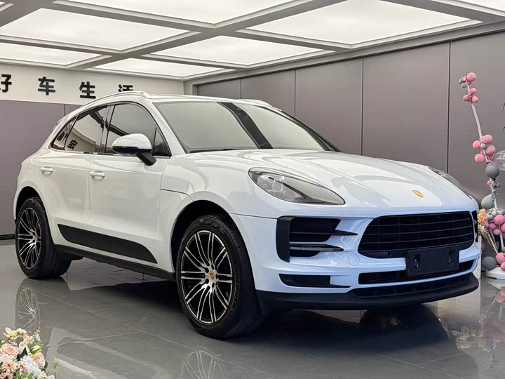 Porsche Macan 2018 Macan 2.0 T — фото 3