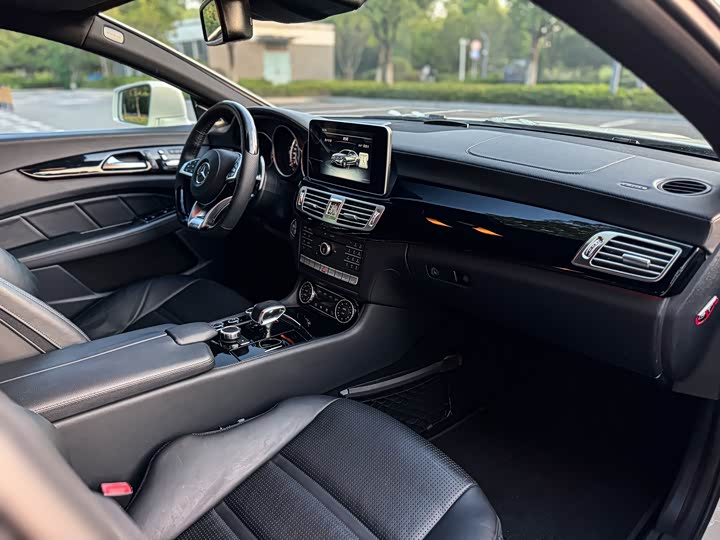 Mercedes-Benz CLS 2015 AMG CLS 63 4 MATIC — фото 15