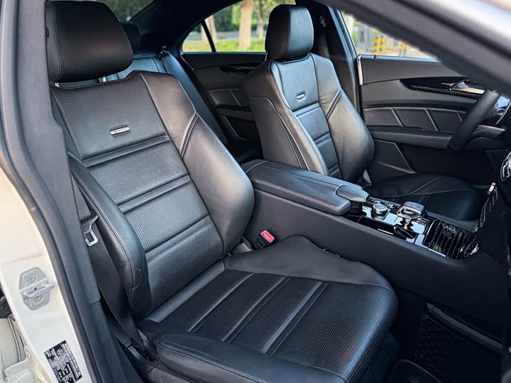 Mercedes-Benz CLS 2015 AMG CLS 63 4 MATIC — фото 17