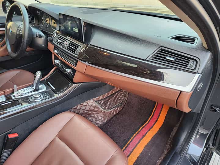 BMW 5 Series 525Li продвинутая — фото 9