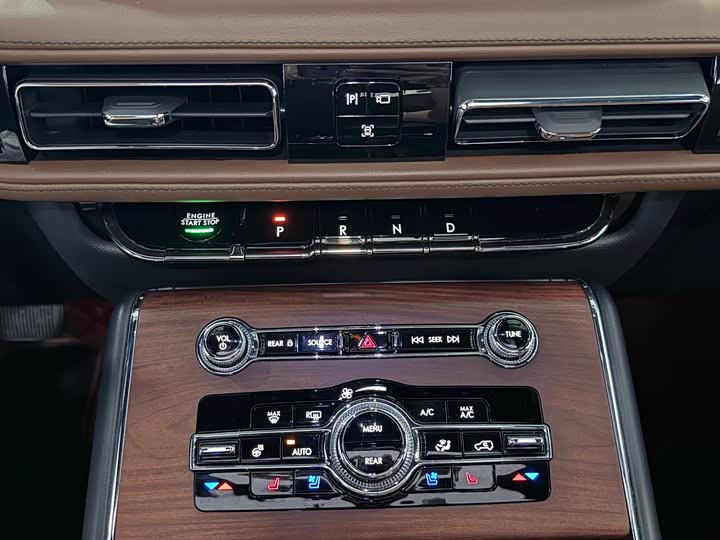 Lincoln Aviator — фото 9