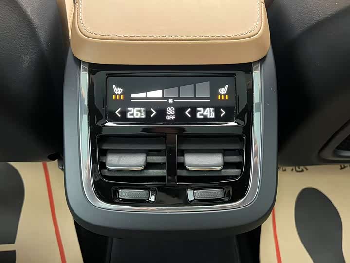 Volvo XC90 2017 T 6 5 — фото 20