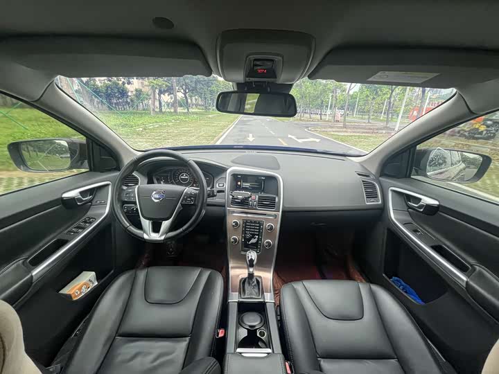 Volvo XC60 2016 T 5 — фото 16