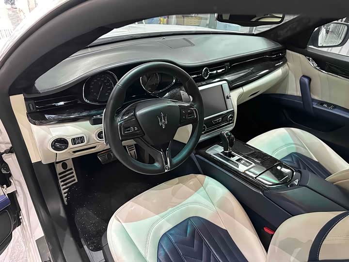 Maserati Quattroporte — фото 10