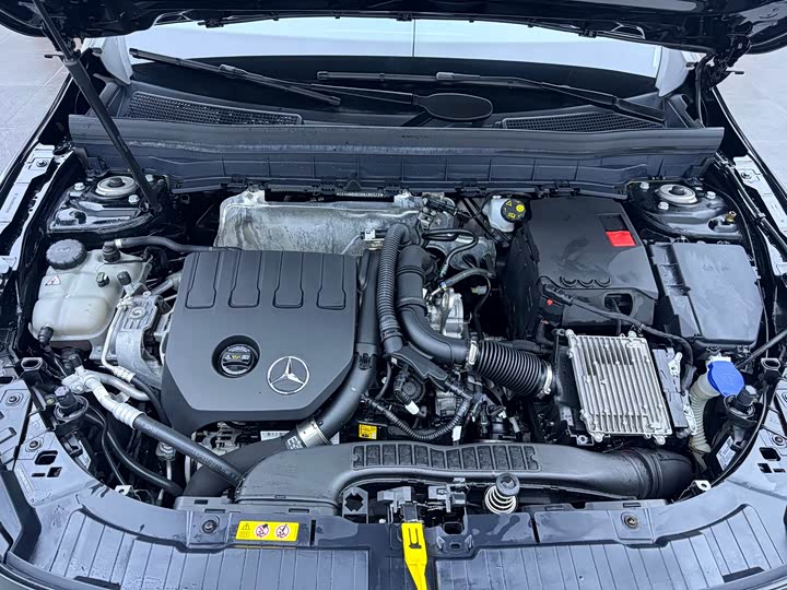 Mercedes-Benz GLB 2024 GLB 200 — фото 15