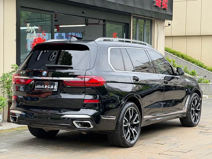 BMW X7 2020 x Drive 40i M — фото 3