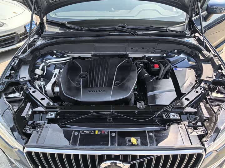 Volvo XC60 2023 B 5 4 WD — фото 13