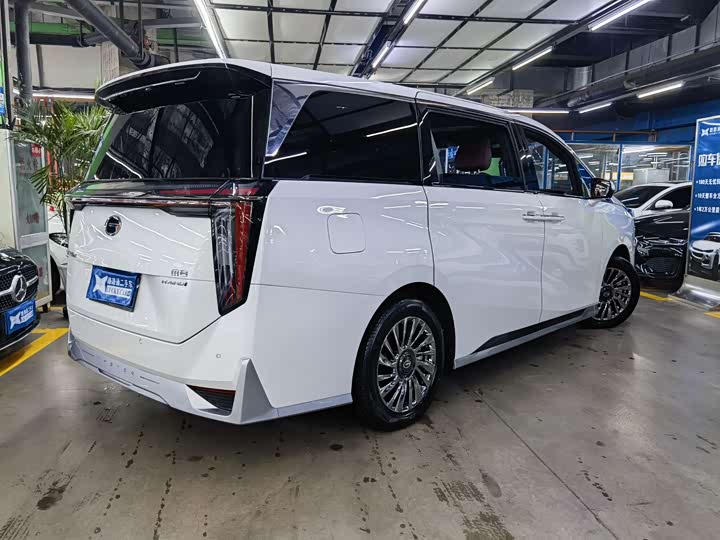 Trumpchi M8 2025 Hybrid — фото 4