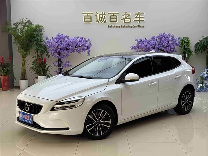 Volvo V40 2017 T 3 — фото 1