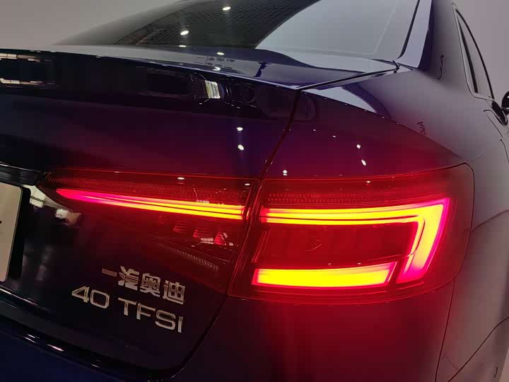 Audi A4L 2019 40 TFSI VI — фото 8