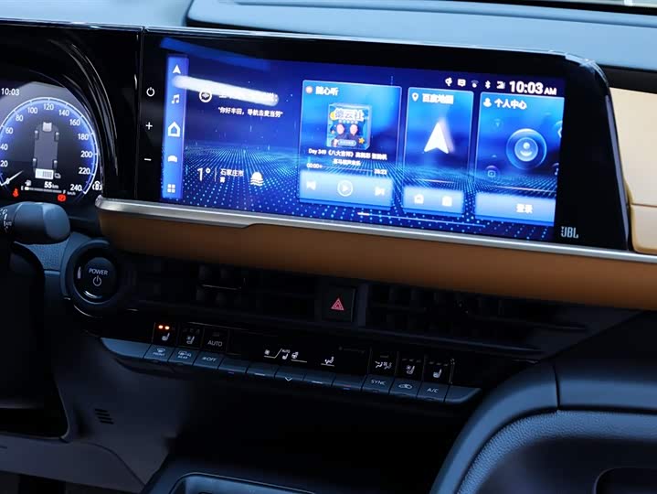 Toyota Sport 2023 2.4 T Sport Cross HEV 4 WD — фото 20