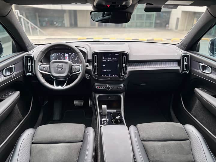 Volvo XC 40 2020 T 4 WD — фото 10