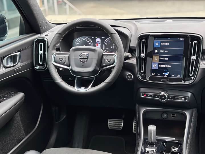 Volvo XC 40 2020 T 4 WD — фото 7