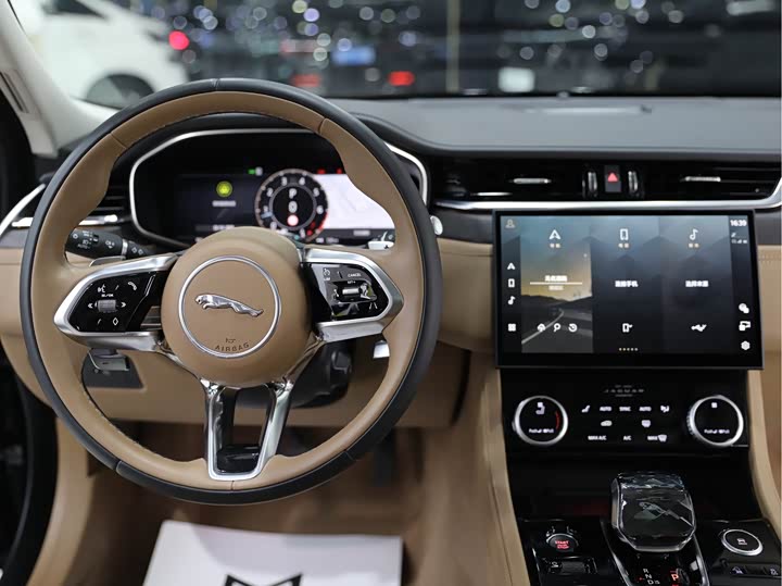 Jaguar XFL 2024 2.0 T P 250 2 WD — фото 11