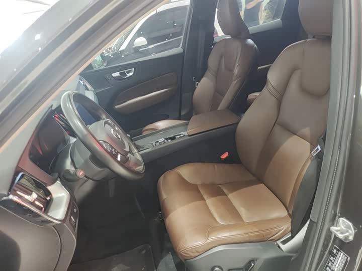 Volvo XC60 2019 T 5 4 WD VI — фото 15