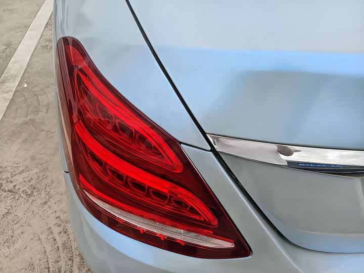 Mercedes-Benz C-Class C 200 L — фото 7