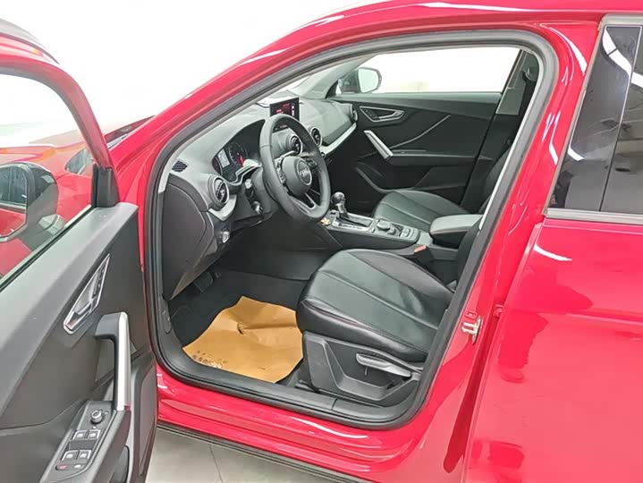 Audi Q2L 2021 35 TFSI — фото 9
