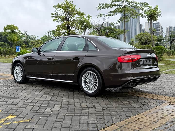 Audi A4L 35 TFSI S line комфорт — фото 14