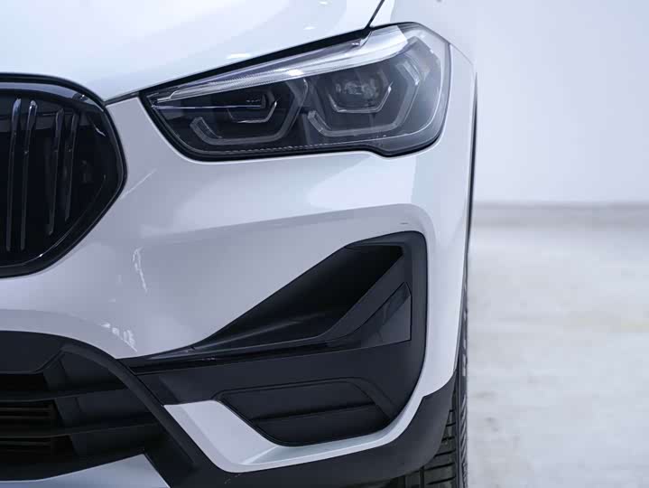 BMW X1 2020 s Drive 20 Li — фото 7