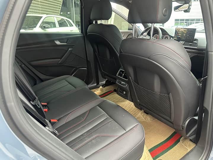 Audi Q5L Sportback 2022 40 TFSI RS — фото 23
